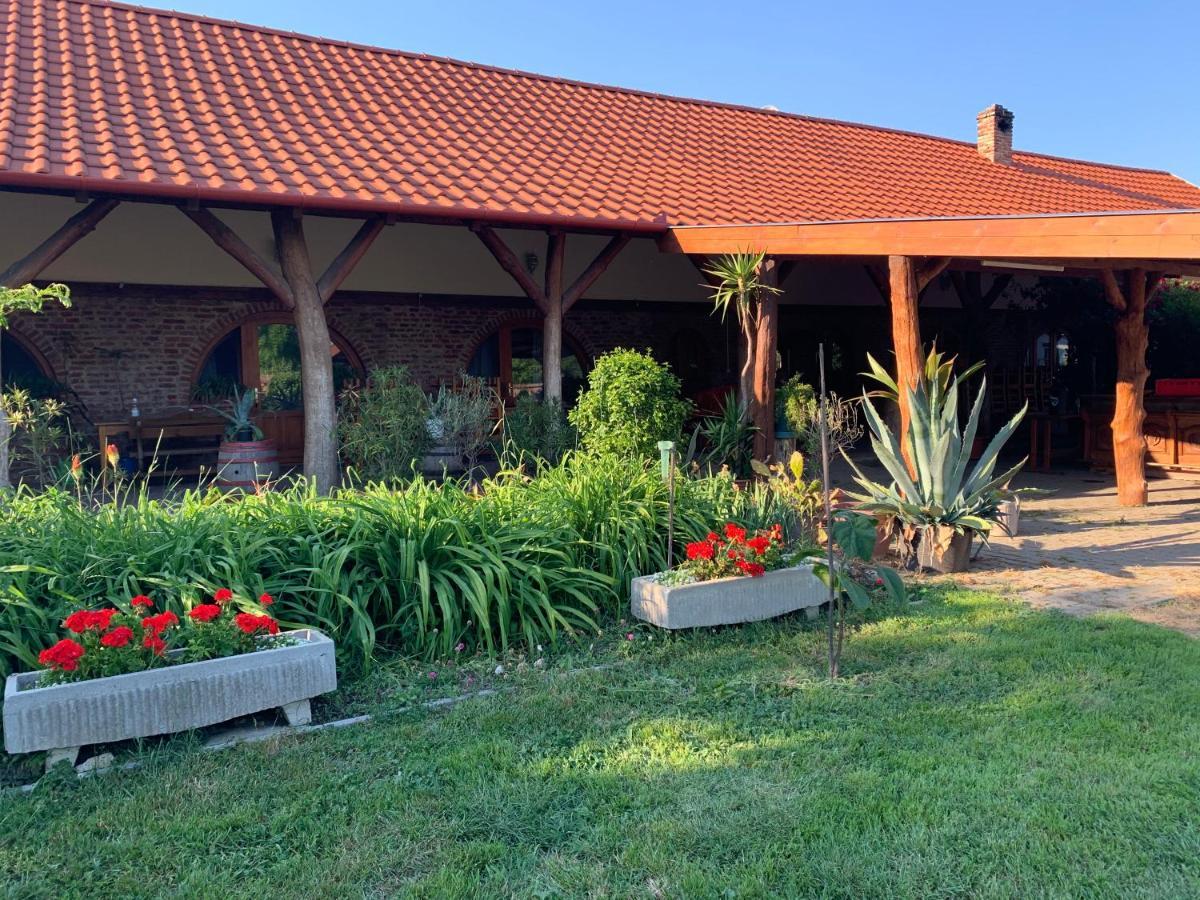 Hegedues Major Villa Hortobagy Exterior photo